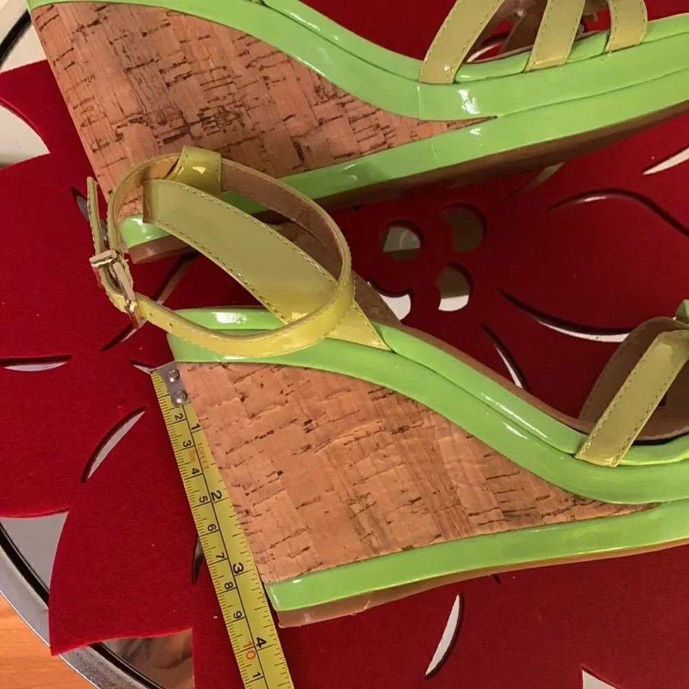 Antonio Melani Ankle Strap Green Patent Sandals  Size 7,5